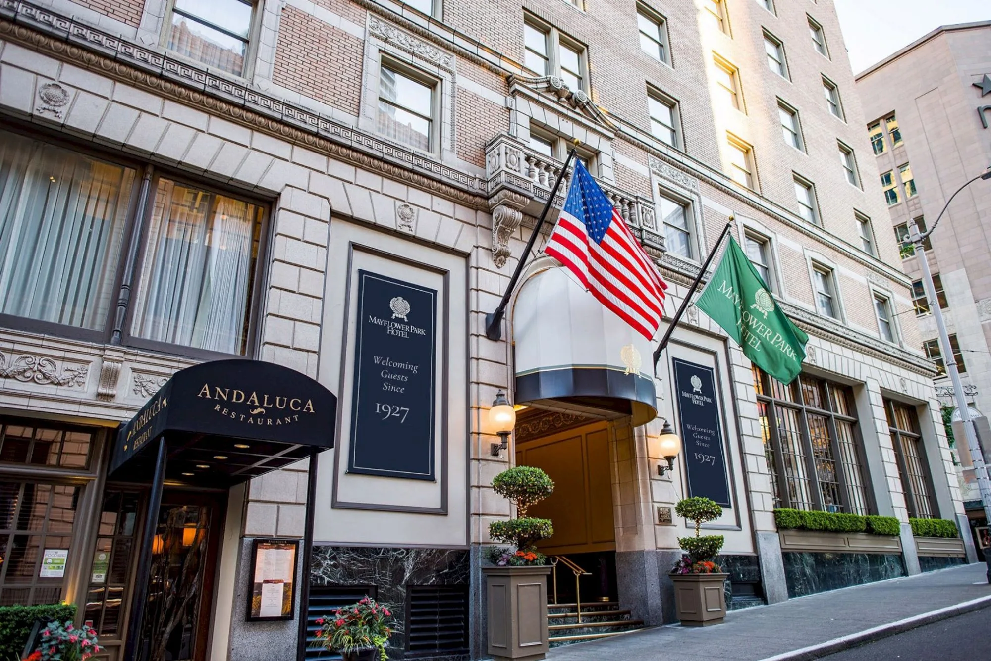 Mayflower Park Hotel
