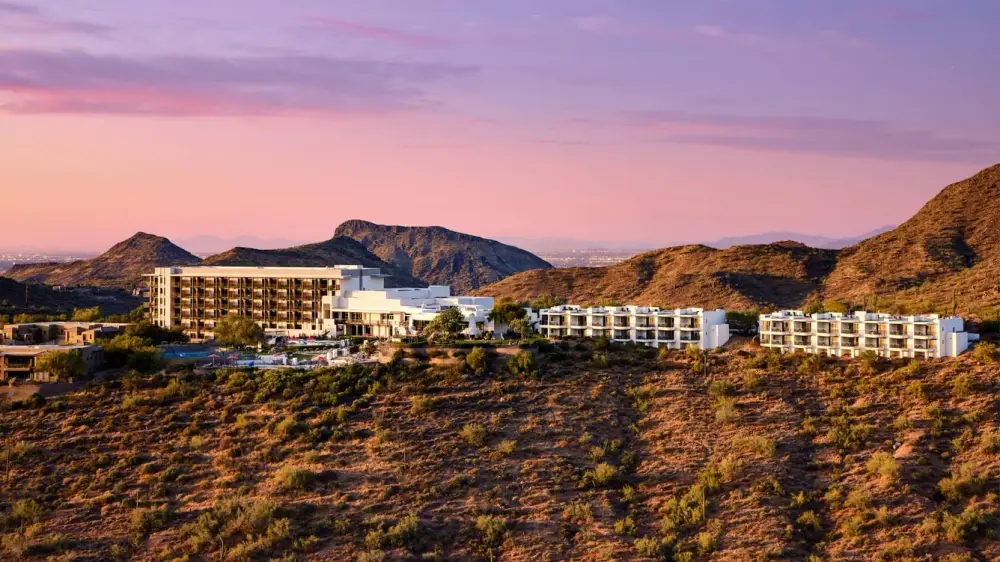 ADERO Scottsdale, Autograph Collection