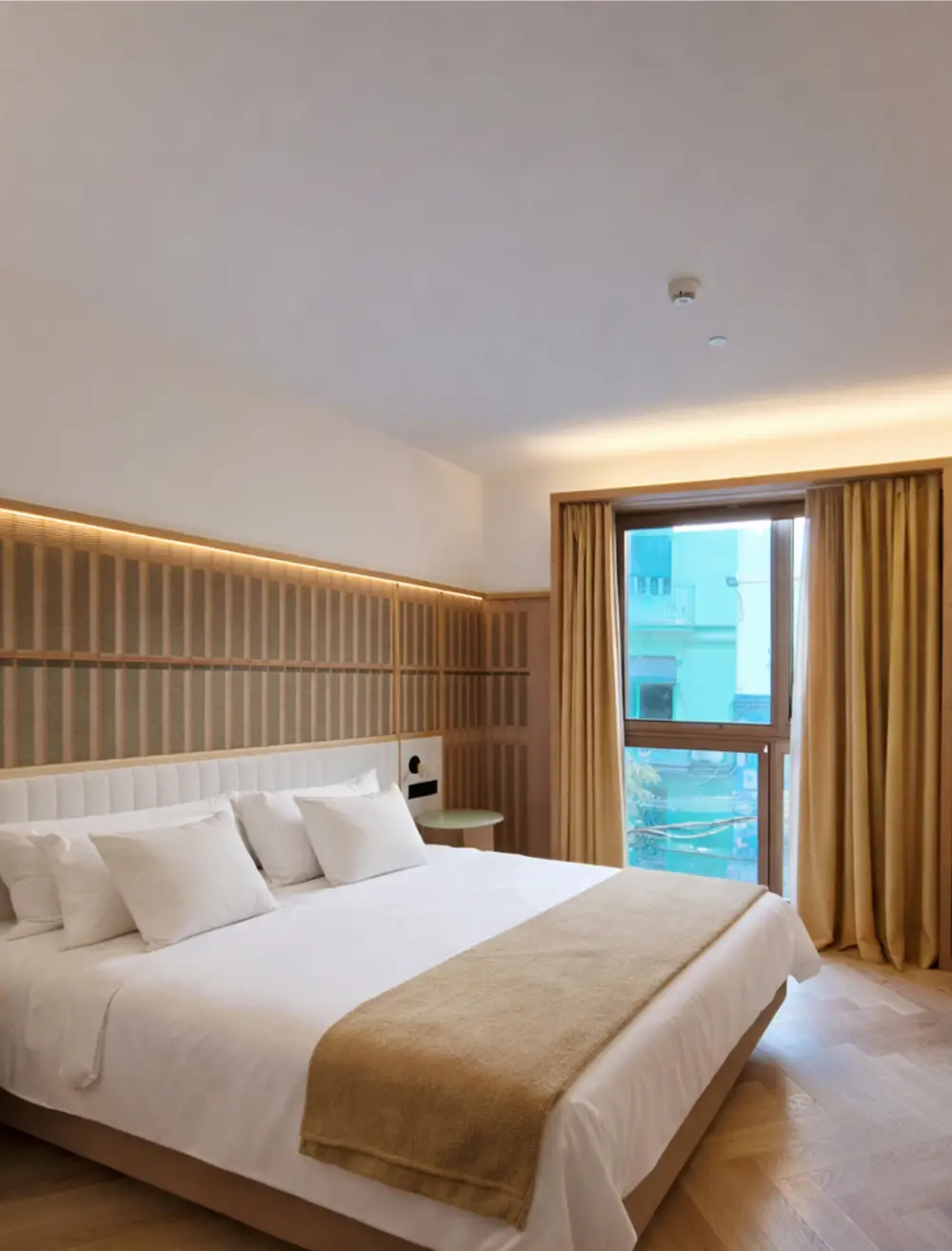 Cuber House Valencia, Curio Collection by Hilton