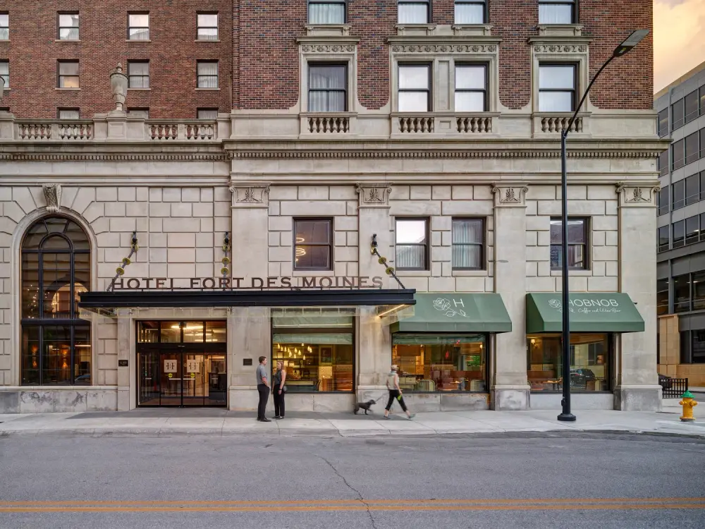 Hotel Fort Des Moines, Curio Collection by Hilton