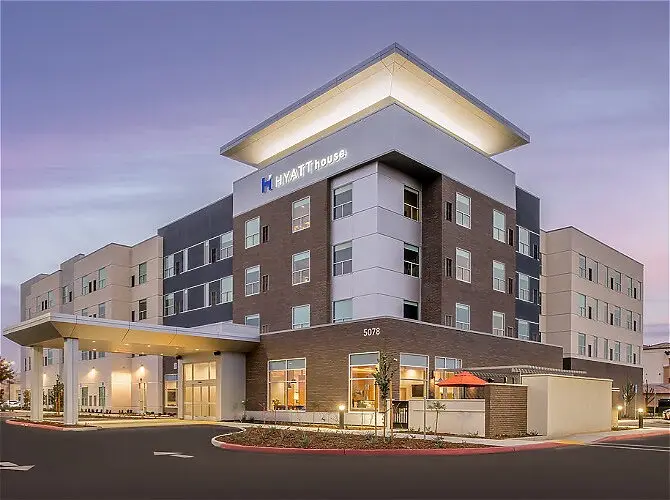 Hyatt House Fresno / Campus Pointe