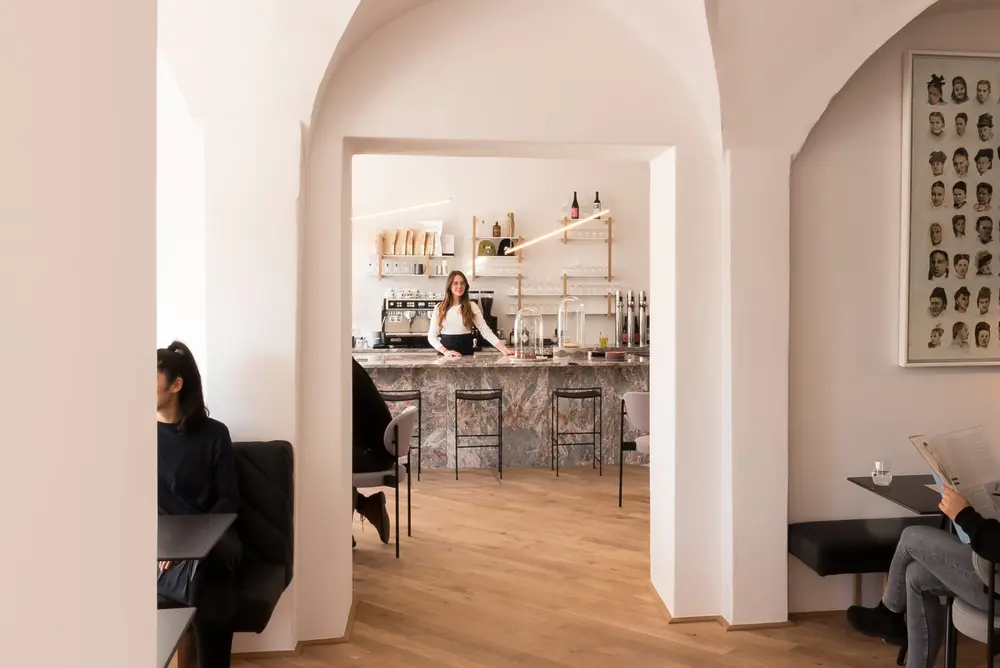Kai 36 – Hotel zwischen Fels und Fluss