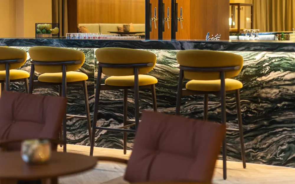Neue Post – Upside Down Town Hotel