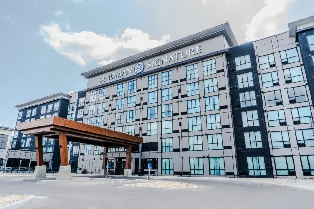 Sandman Signature Winnipeg Airport Hotel & Suites